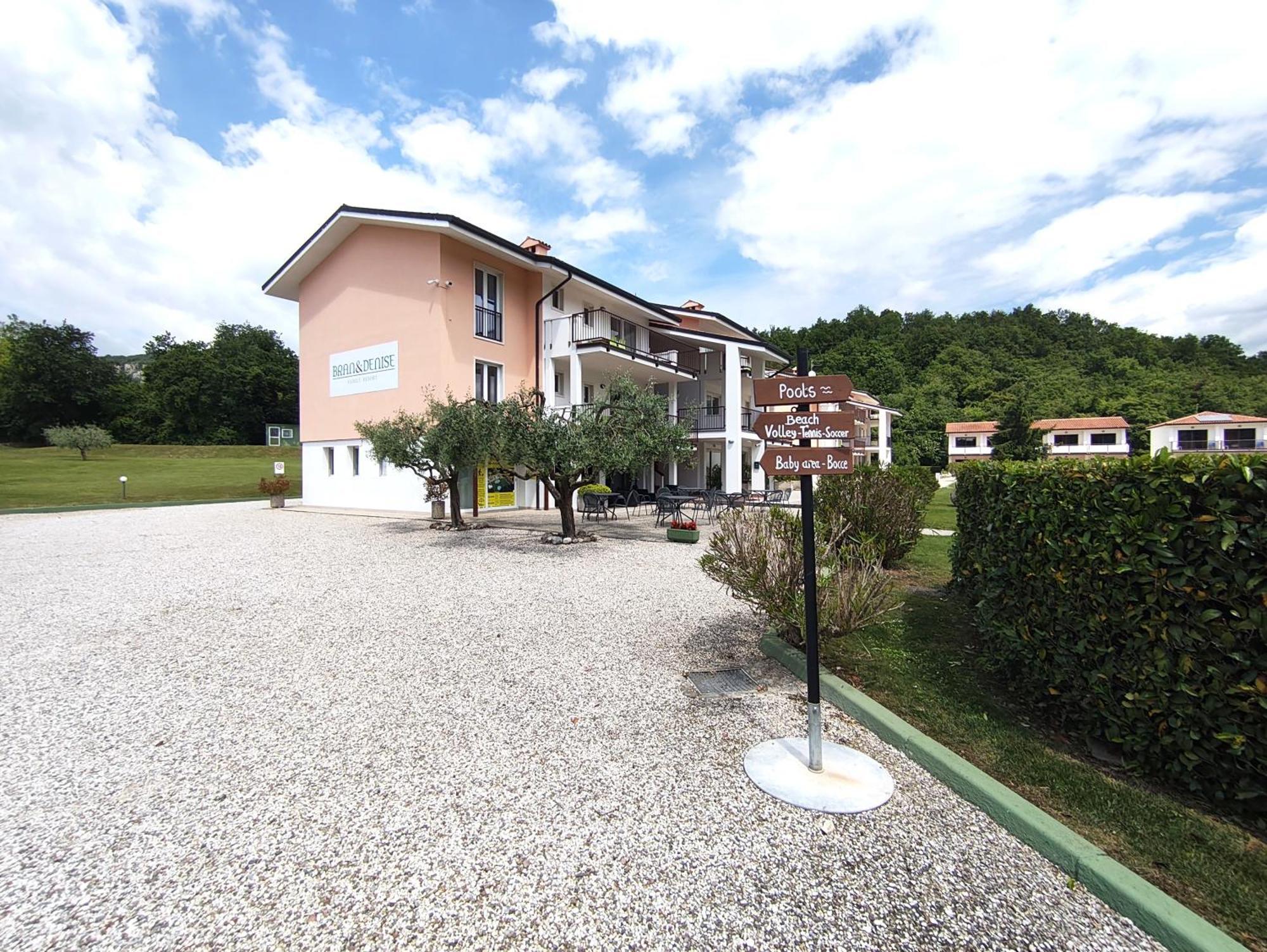 Bran & Denise Aparthotel 3*